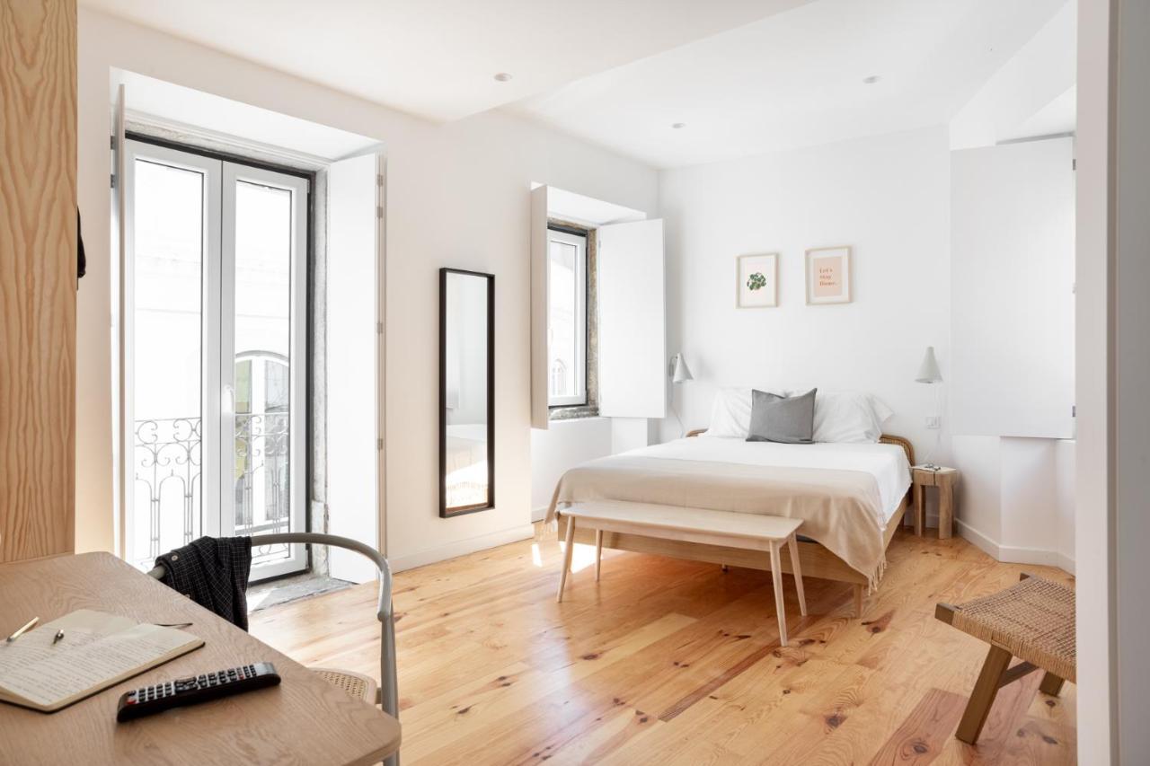 Joivy Big 6br House With Terrace In Santa Catarina Lisbon