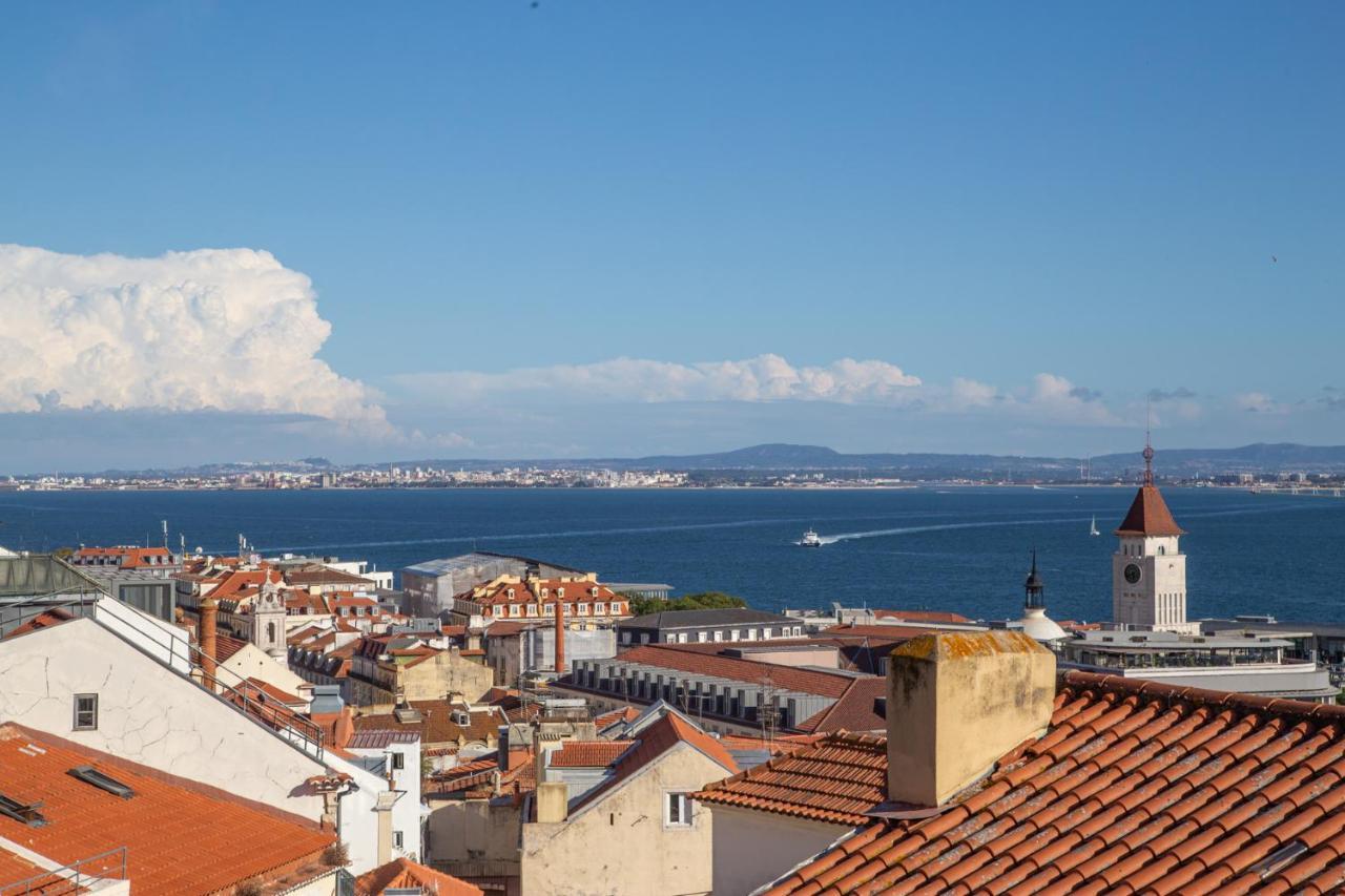 Holiday home Joivy Big 6br House With Terrace In Santa Catarina Lisbon