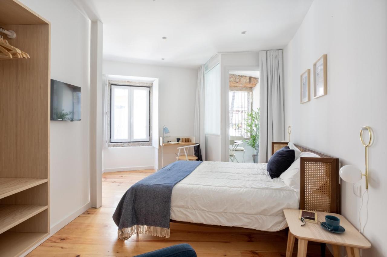 Joivy Big 6br House With Terrace In Santa Catarina Lisbon